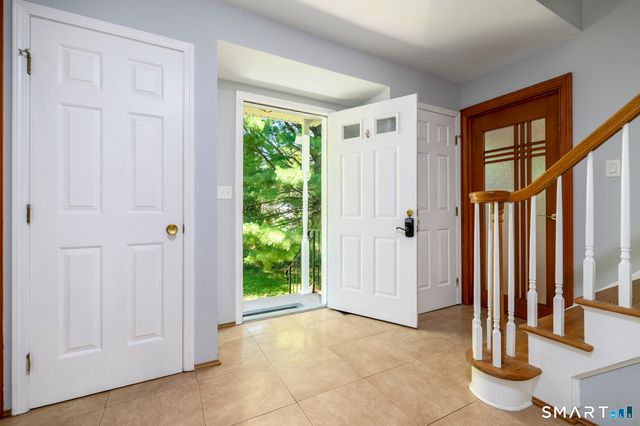 26 Marva Lane, Stamford, CT 06903