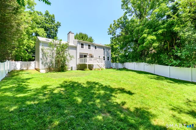 26 Marva Lane, Stamford, CT 06903