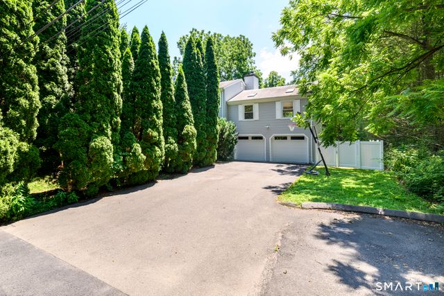 26 Marva Lane, Stamford, CT 06903