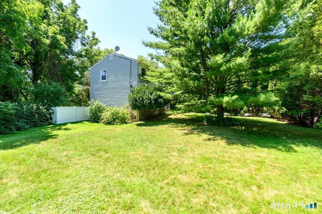 26 Marva Lane, Stamford, CT 06903