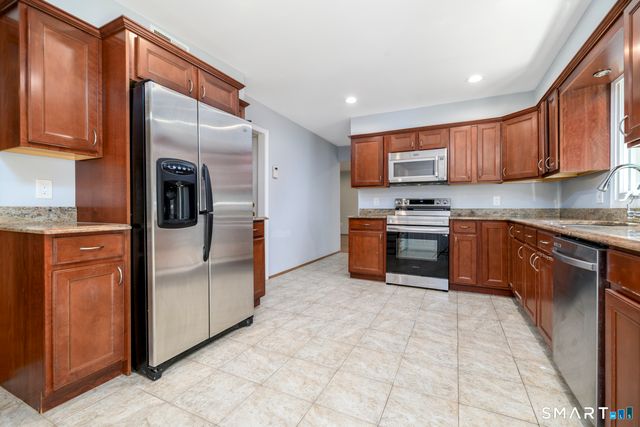 26 Marva Lane, Stamford, CT 06903