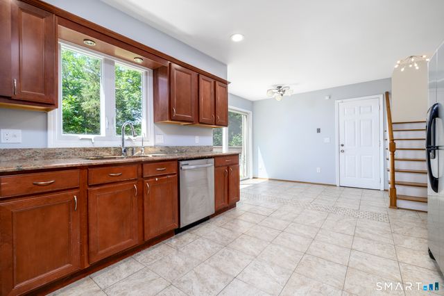 26 Marva Lane, Stamford, CT 06903