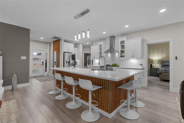 4 Shore Acres Circle, Shoreacres, TX 77571
