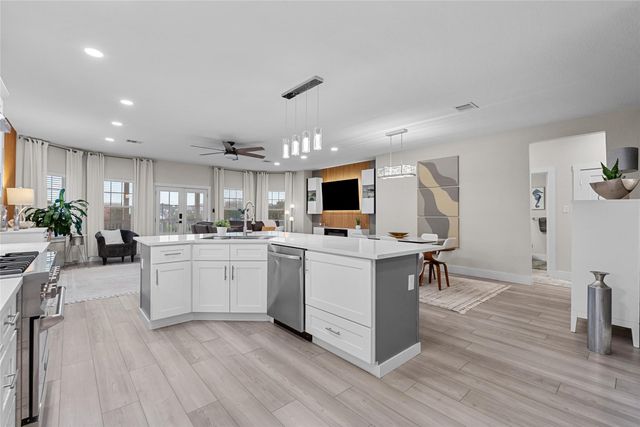 4 Shore Acres Circle, Shoreacres, TX 77571