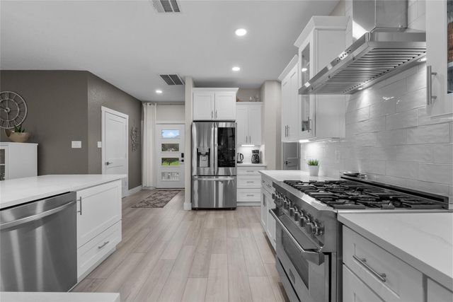 4 Shore Acres Circle, Shoreacres, TX 77571