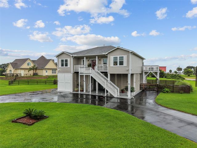 4 Shore Acres Circle, Shoreacres, TX 77571