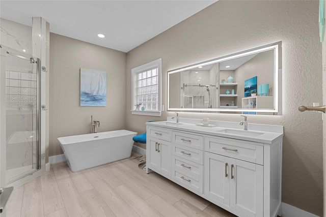 4 Shore Acres Circle, Shoreacres, TX 77571