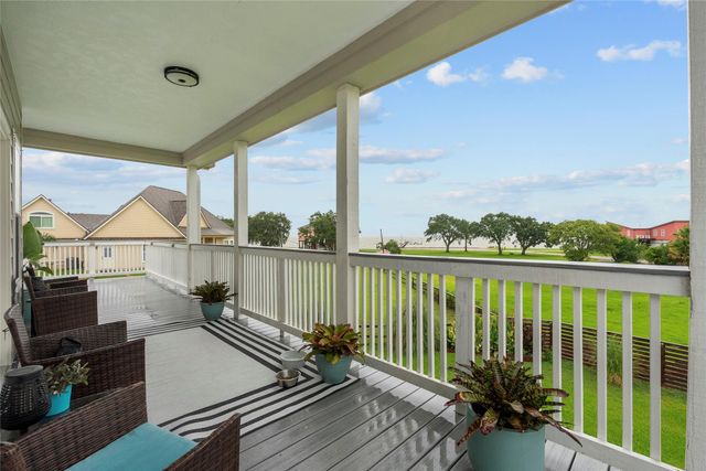 4 Shore Acres Circle, Shoreacres, TX 77571