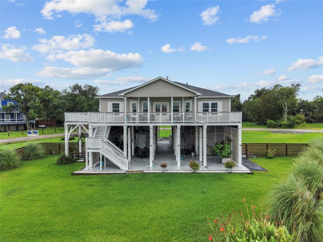 4 Shore Acres Circle, Shoreacres, TX 77571