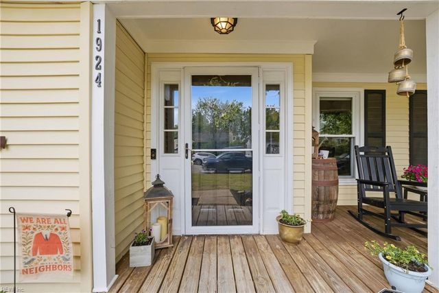 1924 Nettle ST, Virginia Beach, VA 23453