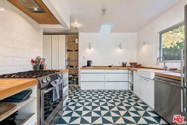 4465 Don Miguel Drive, Los Angeles, CA 90008