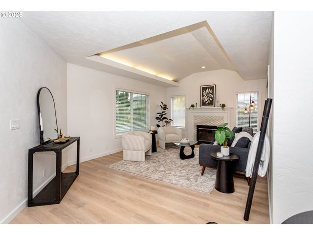 3192 QUEENS EAST St, Eugene, OR 97401