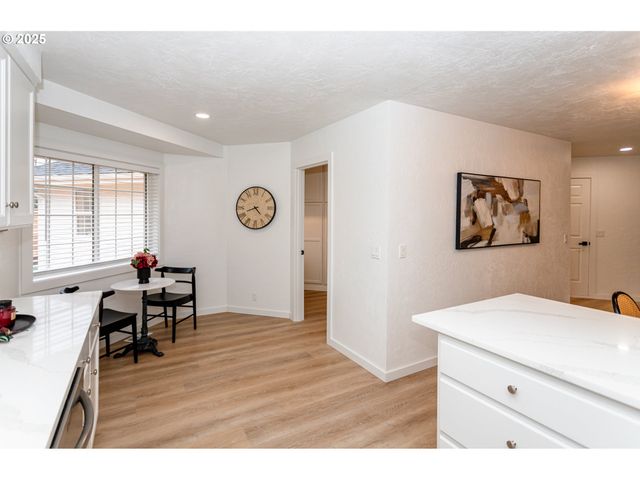 3192 QUEENS EAST St, Eugene, OR 97401