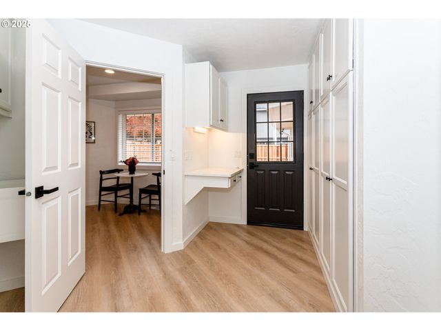 3192 QUEENS EAST St, Eugene, OR 97401