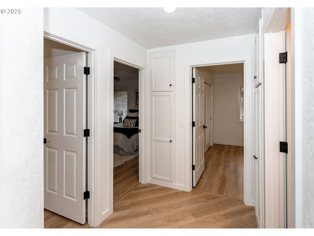 3192 QUEENS EAST St, Eugene, OR 97401