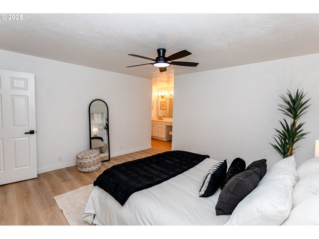 3192 QUEENS EAST St, Eugene, OR 97401