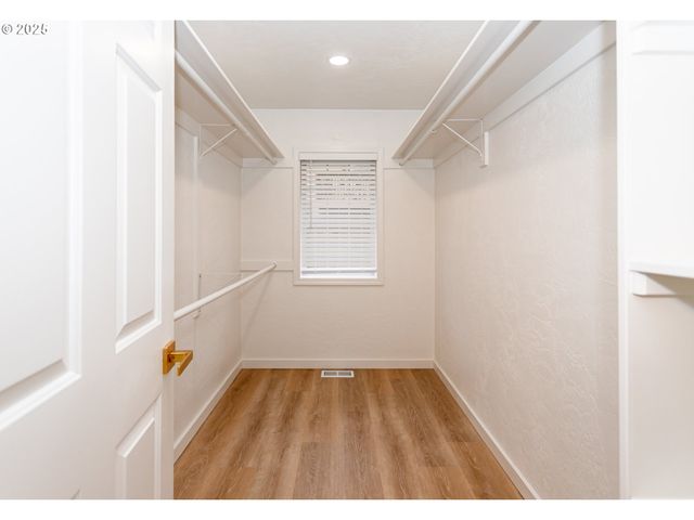 3192 QUEENS EAST St, Eugene, OR 97401