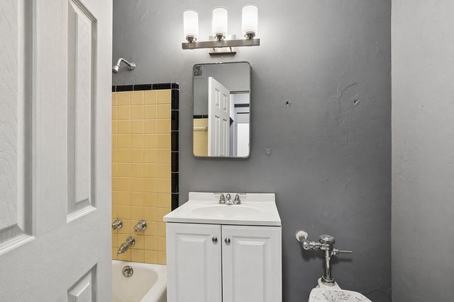 7355 S South Shore Drive 306, Chicago, IL 60649