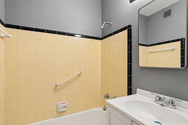 7355 S South Shore Drive 306, Chicago, IL 60649