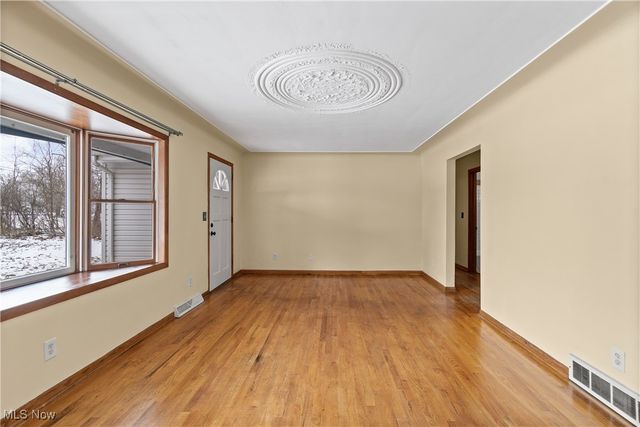 5425 Sheridan Road, Youngstown, OH 44514