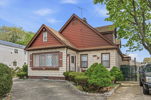 1033 N Fletcher Avenue, Valley Stream, NY 11580
