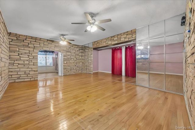 1033 N Fletcher Avenue, Valley Stream, NY 11580