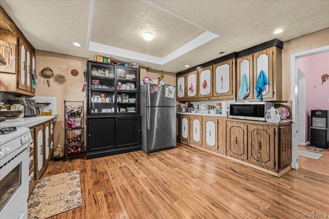 1033 N Fletcher Avenue, Valley Stream, NY 11580