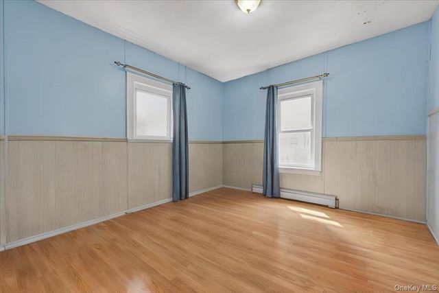 1033 N Fletcher Avenue, Valley Stream, NY 11580