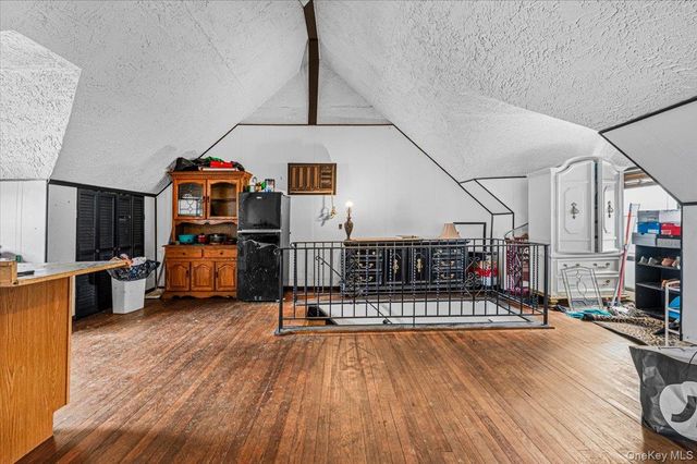 1033 N Fletcher Avenue, Valley Stream, NY 11580