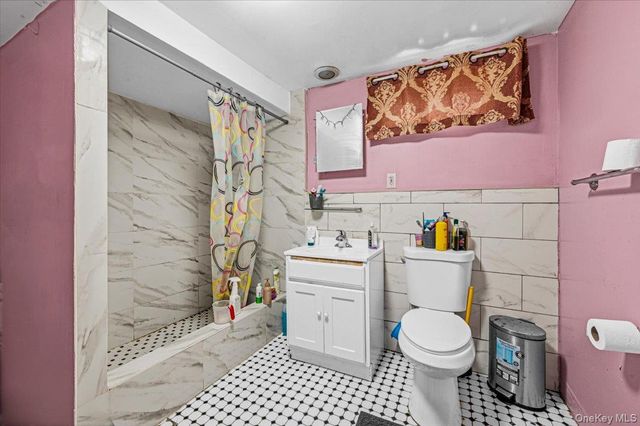 1033 N Fletcher Avenue, Valley Stream, NY 11580