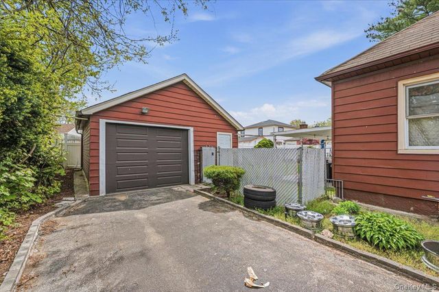 1033 N Fletcher Avenue, Valley Stream, NY 11580