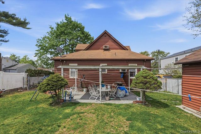 1033 N Fletcher Avenue, Valley Stream, NY 11580
