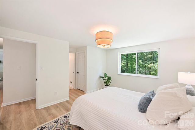 7323 Rollingridge Drive, Charlotte, NC 28211