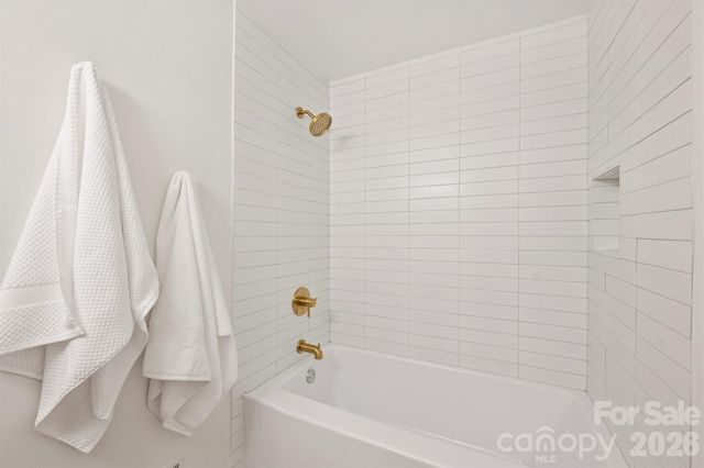 7323 Rollingridge Drive, Charlotte, NC 28211