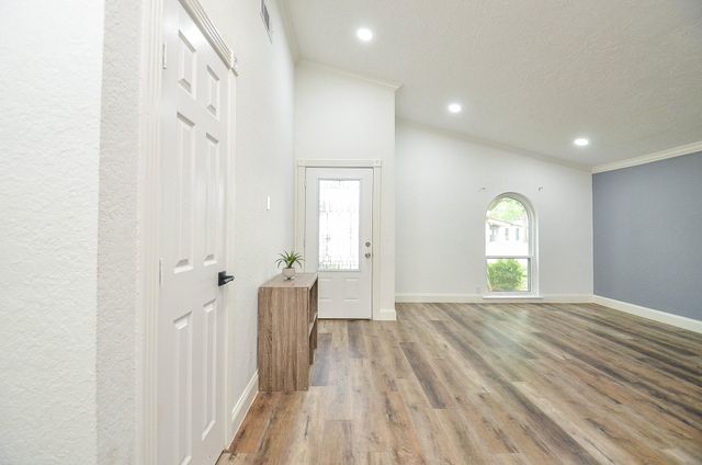 5519 Irish Hill Drive, Houston, TX 77053