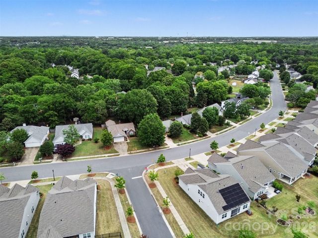 14204 Southbridge Forest Drive, Charlotte, NC 27273