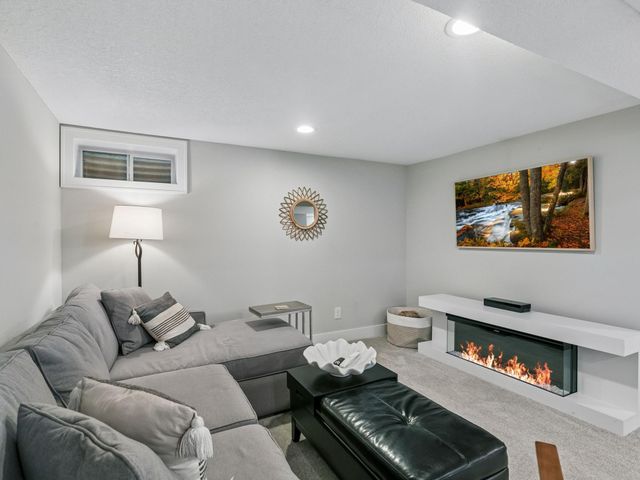6105 Parnell Avenue, Edina, MN 55424
