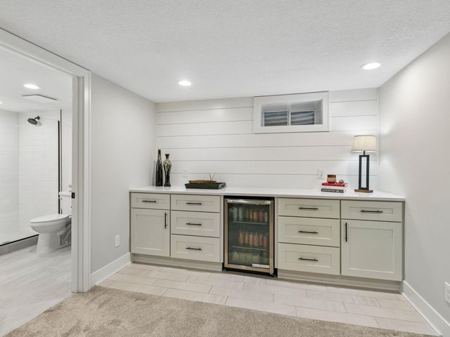 6105 Parnell Avenue, Edina, MN 55424