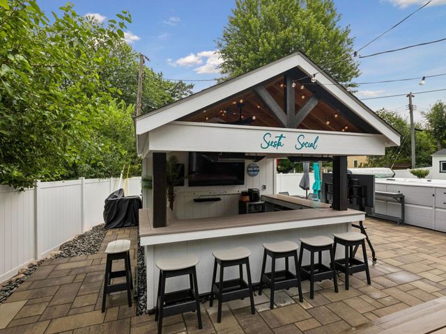 6105 Parnell Avenue, Edina, MN 55424