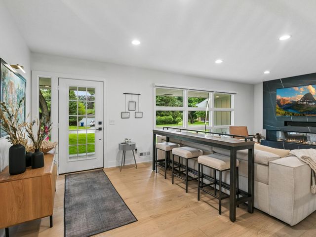 6105 Parnell Avenue, Edina, MN 55424