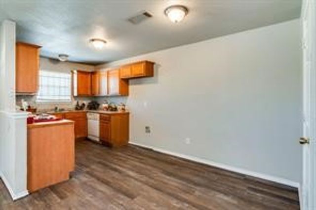 1416 E Mulkey Street, Fort Worth, TX 76104