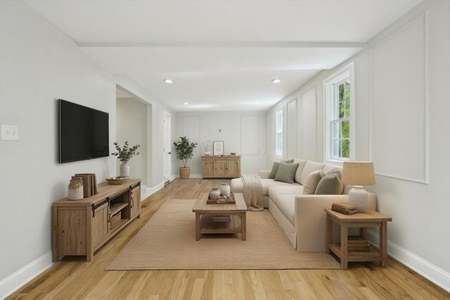 218 Hollis St, Holliston, MA 01746