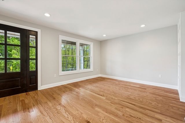 218 Hollis St, Holliston, MA 01746