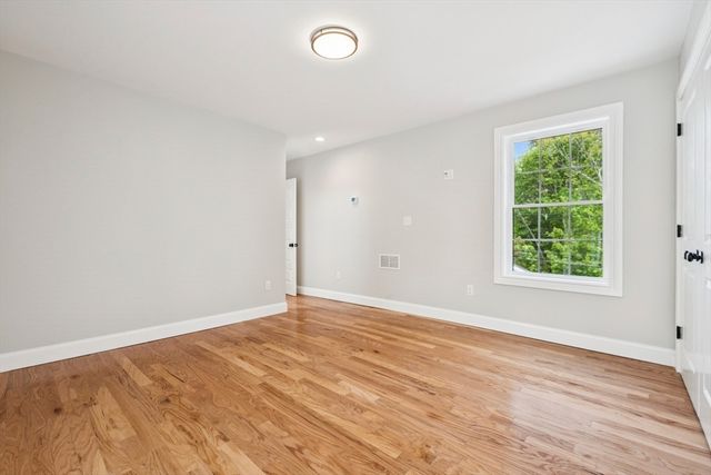 218 Hollis St, Holliston, MA 01746