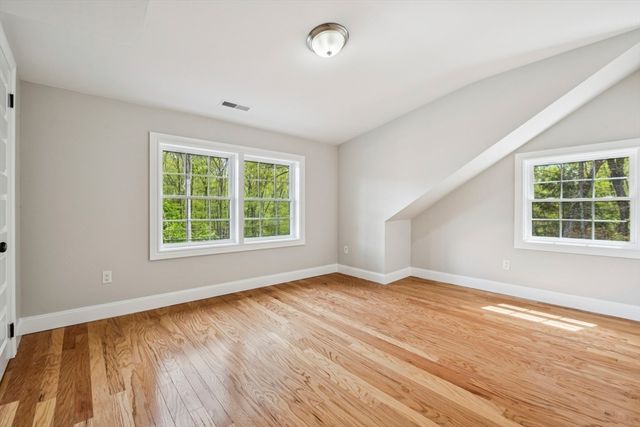 218 Hollis St, Holliston, MA 01746