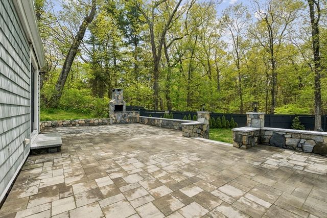 218 Hollis St, Holliston, MA 01746