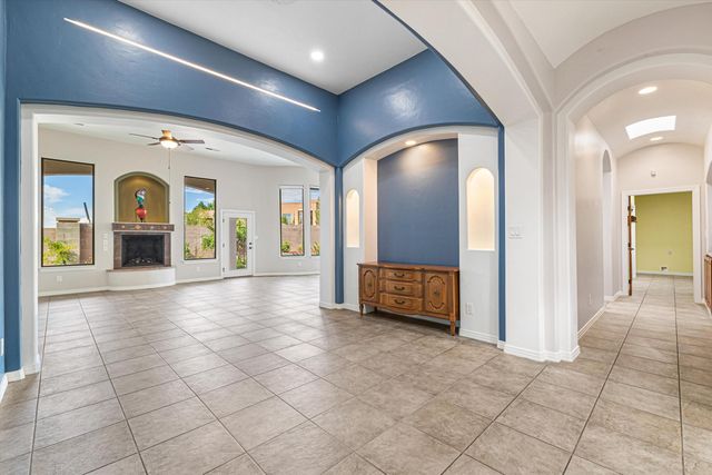 8223 Desert Lily Lane NE, Albuquerque, NM 87122