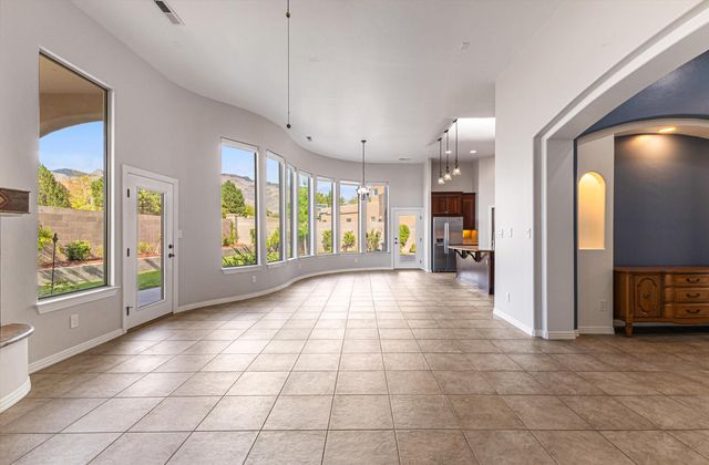 8223 Desert Lily Lane NE, Albuquerque, NM 87122