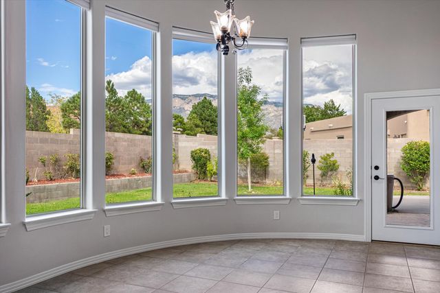 8223 Desert Lily Lane NE, Albuquerque, NM 87122
