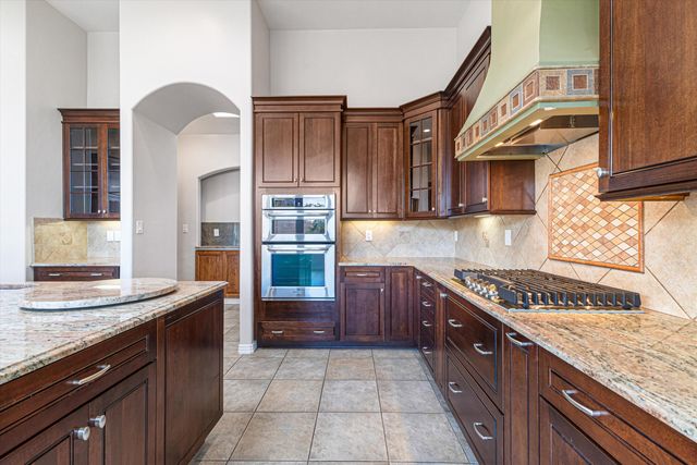 8223 Desert Lily Lane NE, Albuquerque, NM 87122